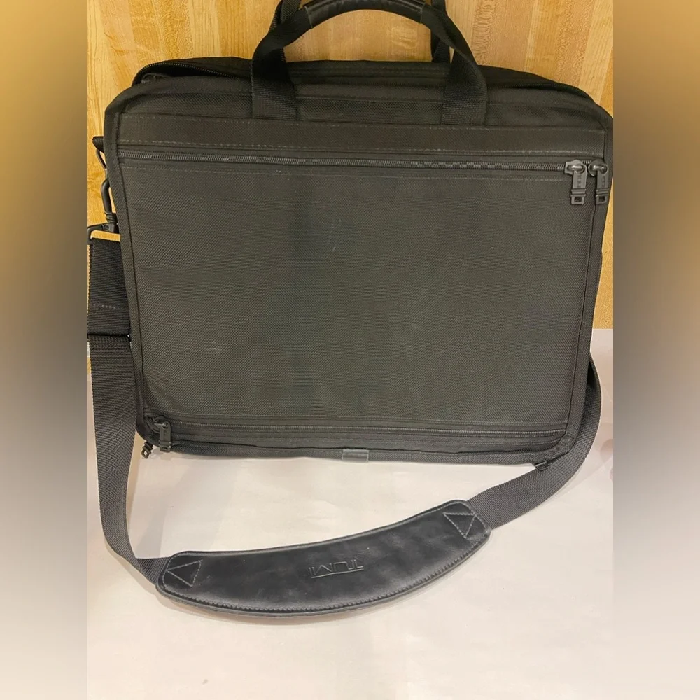 TUMI Alpha 2 T-Pass 17x14 Expandable Laptop Briefcase
